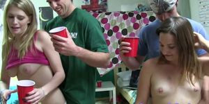 College amateurs grind naked in dorm party