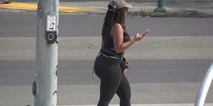 PERFECT MEGA ASS ON A JAMAICAN MILF