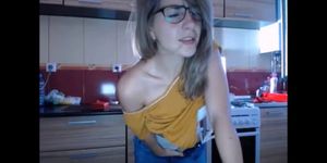 beautiful blonde on cam orgasm - video 1