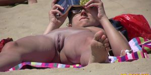 Big PUSSY Lips Close-Up Voyeur Beach Amateurs MILFS Video (Jessica Ruby)