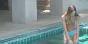 Unbelievably sexy thin girl swimming naked