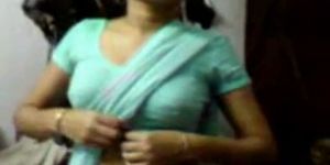 Indian Girl in Saree seducing - video 1
