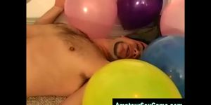 Guy gets handjob at amateur sex party