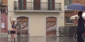 Petite Spanish slave disgraced in the rain (Nora Barcelona)