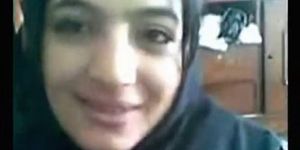 Arab Mallu Aunty Naked in Room - video 1
