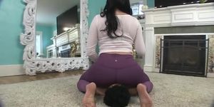 Thick ass latina facesitting major femdom