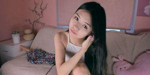Ayajanae welcome to new guys on her room - Tnaflix.com