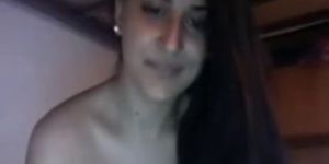 Sexy Paki Girl Self-Playing on Webcam