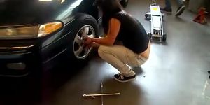 Change tire buttcrack