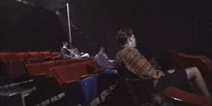 Sexo en el cine porno - Tnaflix.com