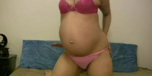 Sexy pregnant lisa teases on cam