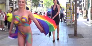 Body painted blonde disgraced in public (Steve Holmes, Tina Kay, Sienna Day)