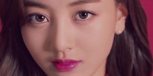 Hey Boys, Why Don'T You Go Ahead And Blow A Load On Jihyo'S Hot Face?