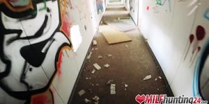 MILF Hunter lets MILF Vicky Hundt suck cock in a lost place! milfhunting24
