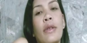 Crazy Asian Girl Masturbating And Squirt In The Bathtub