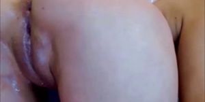 Oiled big ass dildoing on webcam