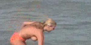 Französischer Strand - topless Teenager