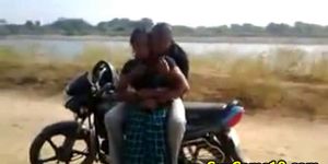 Desi Bitch Having Quickie by the Road While Frien