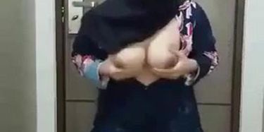 JILBAB ROK KETAT JILBAB SATIN GOYANG HOT TNAFlix Porn Videos