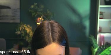 Ella_knockers
