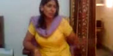 Indian Aunty Showing her Boobs TNAFlix Porn Videos
