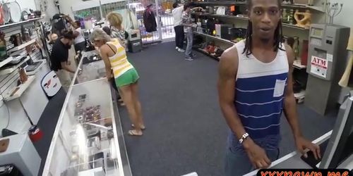 Black boyfriend let the pawn man fuck his girl in the backroom