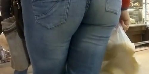 Milf's soft ass squeezed in jeans