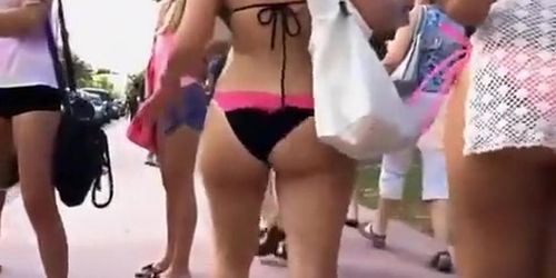 Great big ass in pink and black bikini