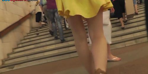 Tiny thong of a sexy lady seen in free upskirt video