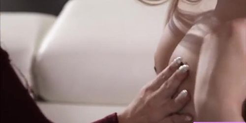 Kit watch Gizelle licks and fingers pussy (Kit Mercer, Gizelle Blanco)