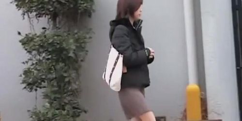 Japanese sharking video showing a cute gal in blue panties