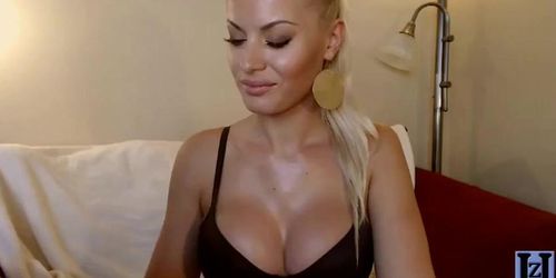 Blonde Leggy Euro Camgirl On Phone