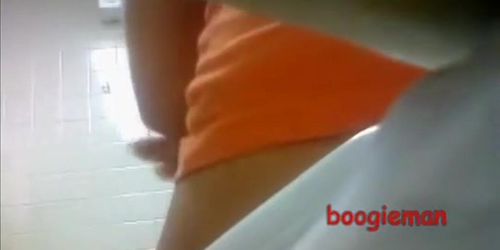 Girl in the US caught peeing