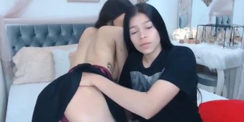 two lesbian teens latinas suck and dildoing pussy