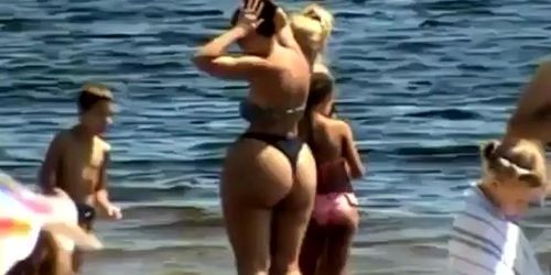 Candid thick women on beach