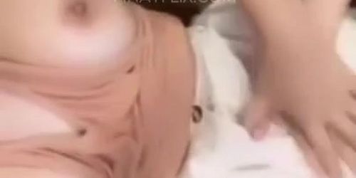 we need more sauce for this thai woman