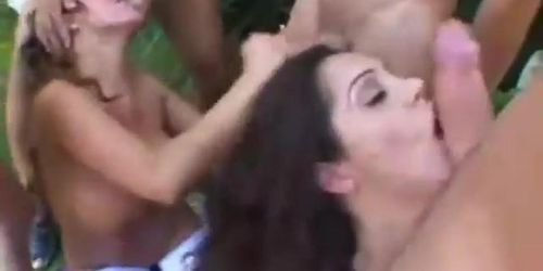 Ava D & Francesca L blowbang