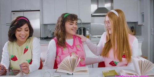 Book nerds want to get cocked in the club