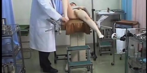 Jap girl gets her pussy drilled by her gynecologist