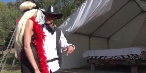 Rikki goes wild west