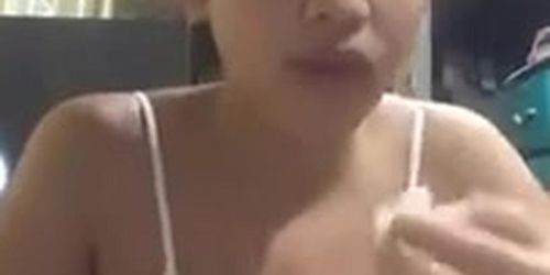 Hot Pinay Teen With No Bra Live Stream While Eating