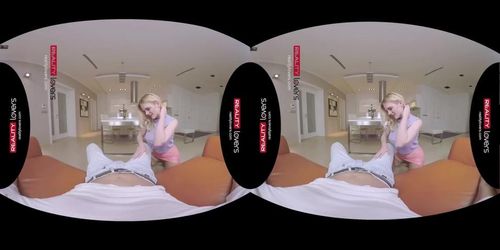 RealityLovers VR - British Cousin is a Cocklover