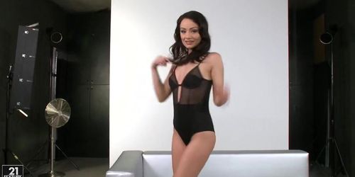 Sophie Lynx - From Frame to Fame (18.01.2015)