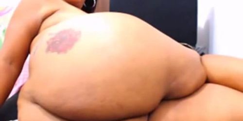 Showing Off Her Ass On Webcam (Spanish mami)