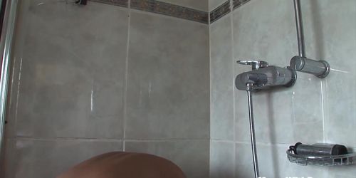 Momswithboys Blonde Cougar Shaving In The Shower Blows Dick (Sara Jay)