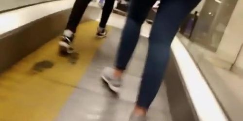 Splendid ass in sexy jeans