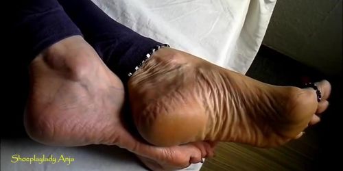 Lady Anja Callused feet