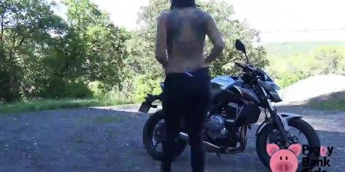 vic alouqua moto (Pee Girl 83)