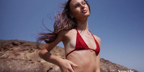 {NEW RELEASE} SuperbeModels 21 10 08 Camilla Luskin Private Beach XXX 1080p