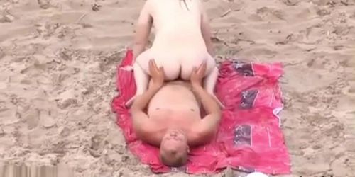 my fat mom caught on the beach last summer